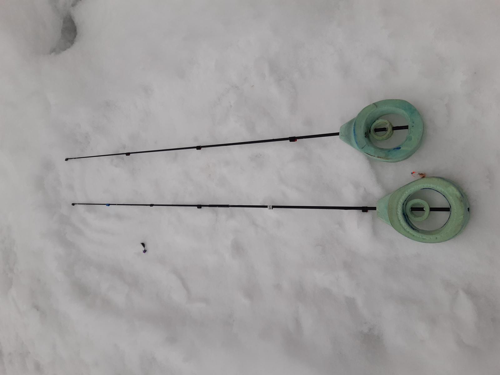 Видео о зимней рыбалке на черта и безмотылку